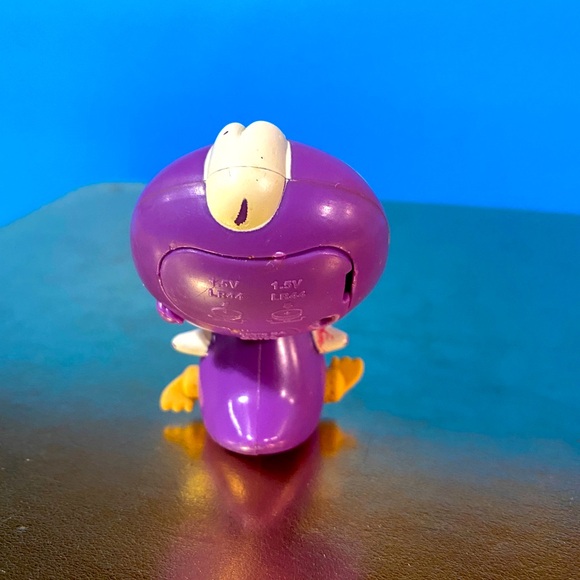LITTLEST PET SHOP WALKABLE PENGUIN FIGURE APPROX 2.5” - Picture 5 of 7